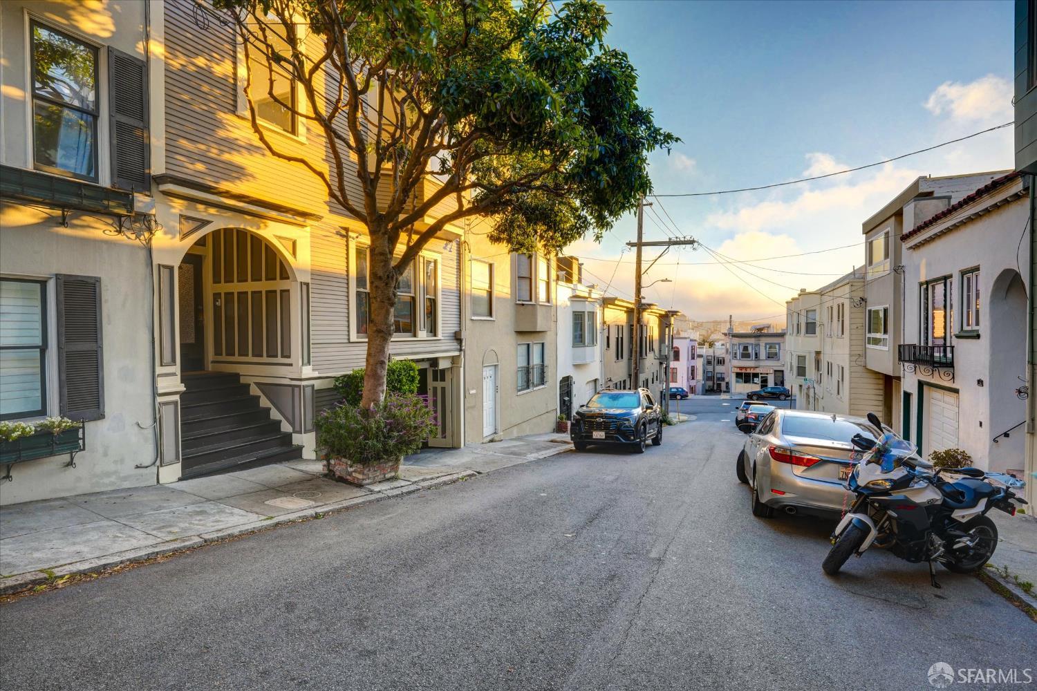 Detail Gallery Image 3 of 26 For 69 Glover St, San Francisco,  CA 94109 - – Beds | – Baths