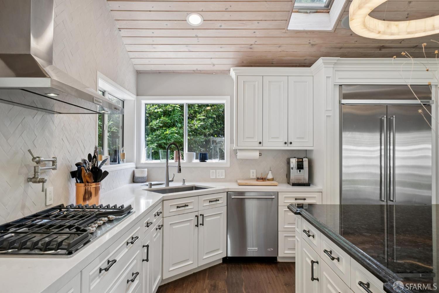 Detail Gallery Image 13 of 66 For 69 La Espiral, Orinda,  CA 94563 - 4 Beds | 3/1 Baths