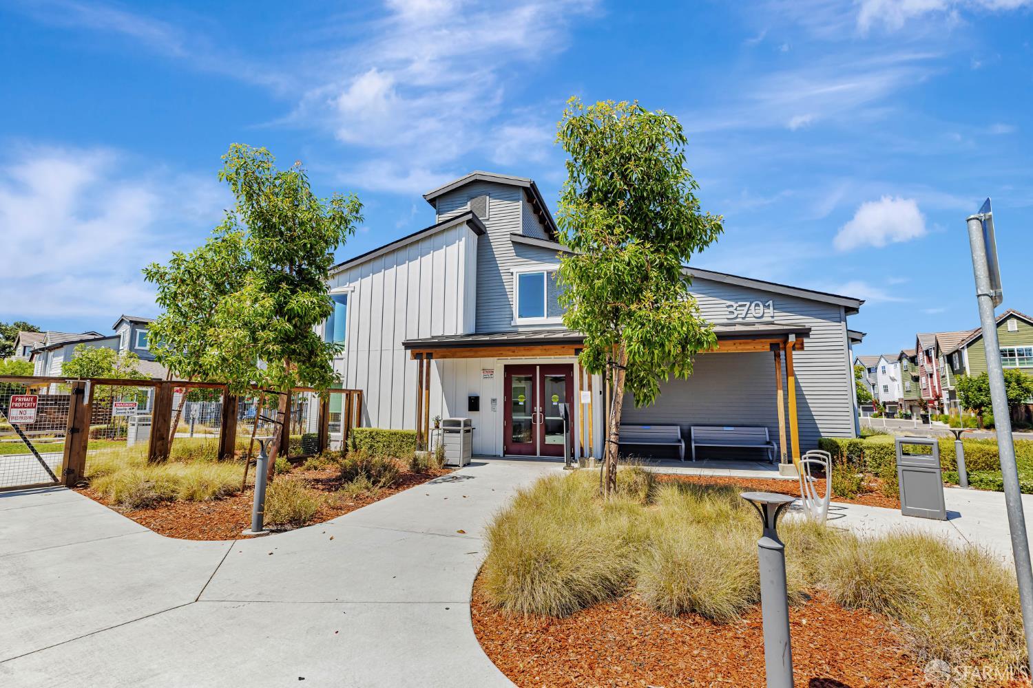Detail Gallery Image 3 of 42 For 3818 Brumm Ct, Pleasanton,  CA 94566 - 4 Beds | 3 Baths