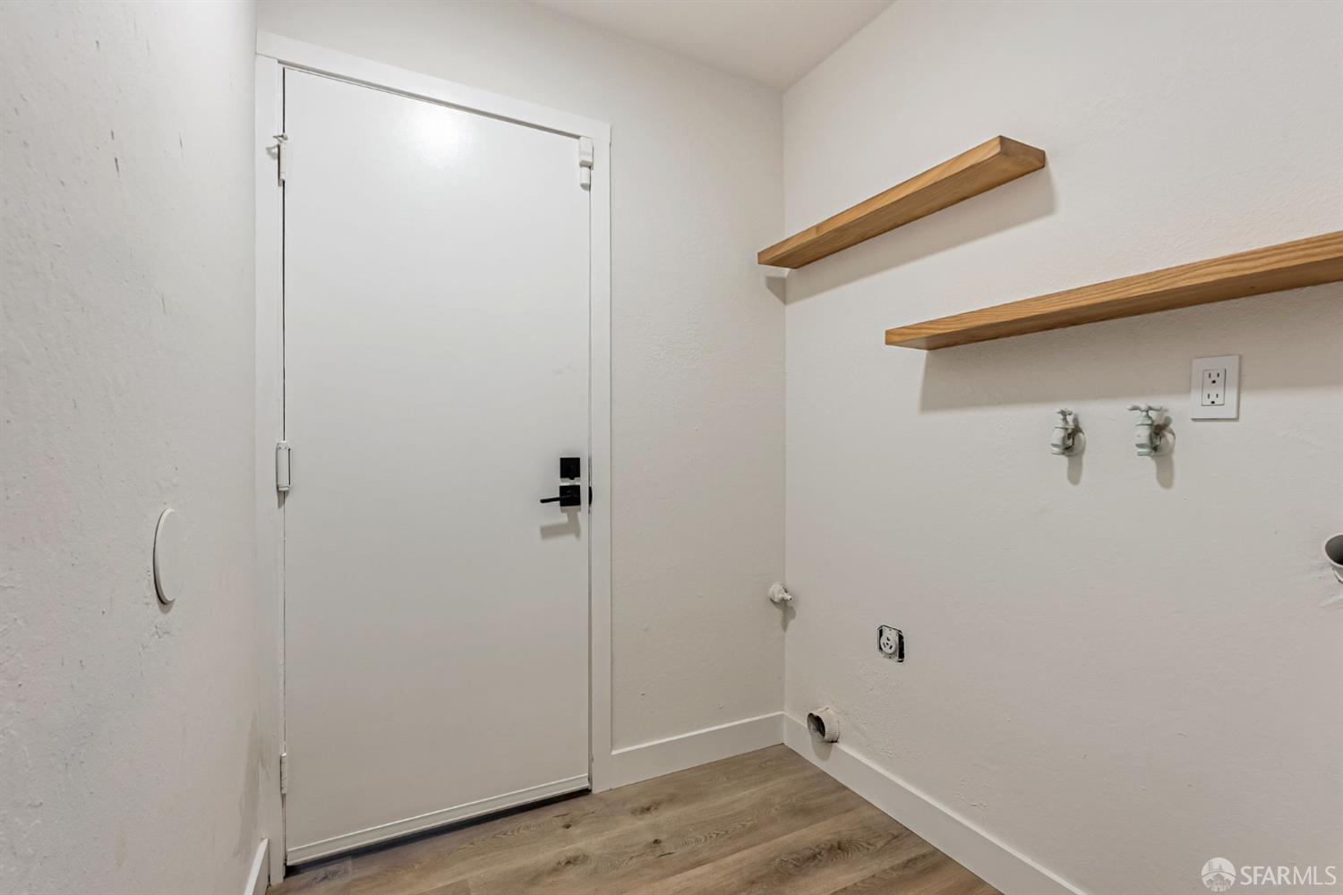 Detail Gallery Image 23 of 31 For 372 Glacier Dr, Martinez,  CA 94553 - 4 Beds | 2 Baths