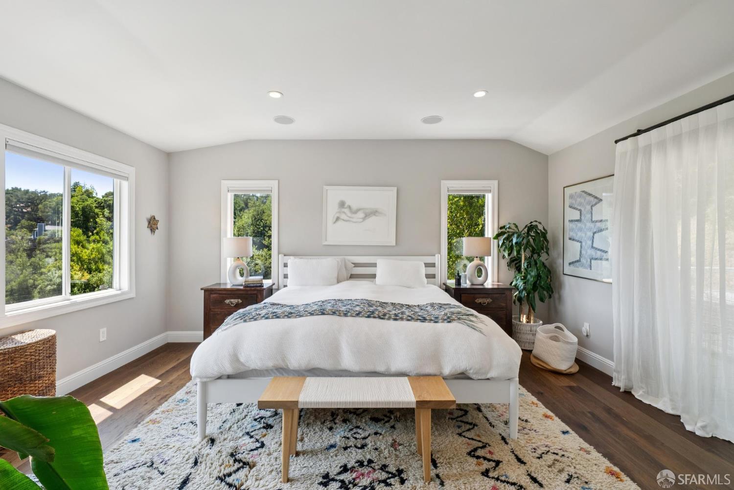 Detail Gallery Image 33 of 66 For 69 La Espiral, Orinda,  CA 94563 - 4 Beds | 3/1 Baths