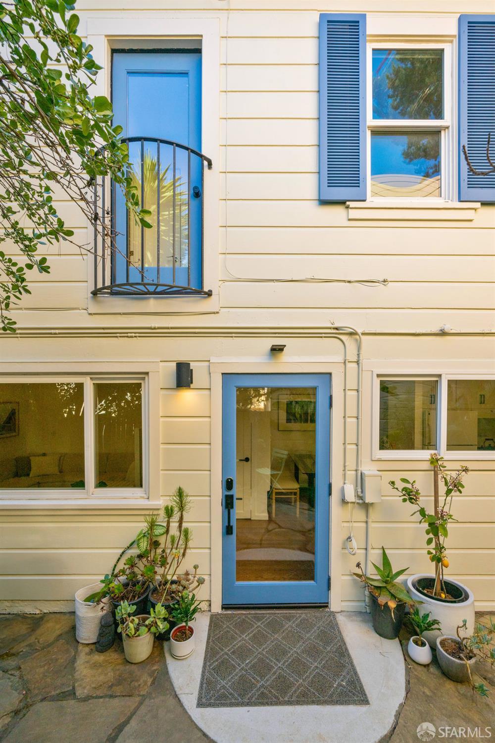 Detail Gallery Image 6 of 33 For 150 Kingston St, San Francisco,  CA 94110 - 2 Beds | 1/1 Baths