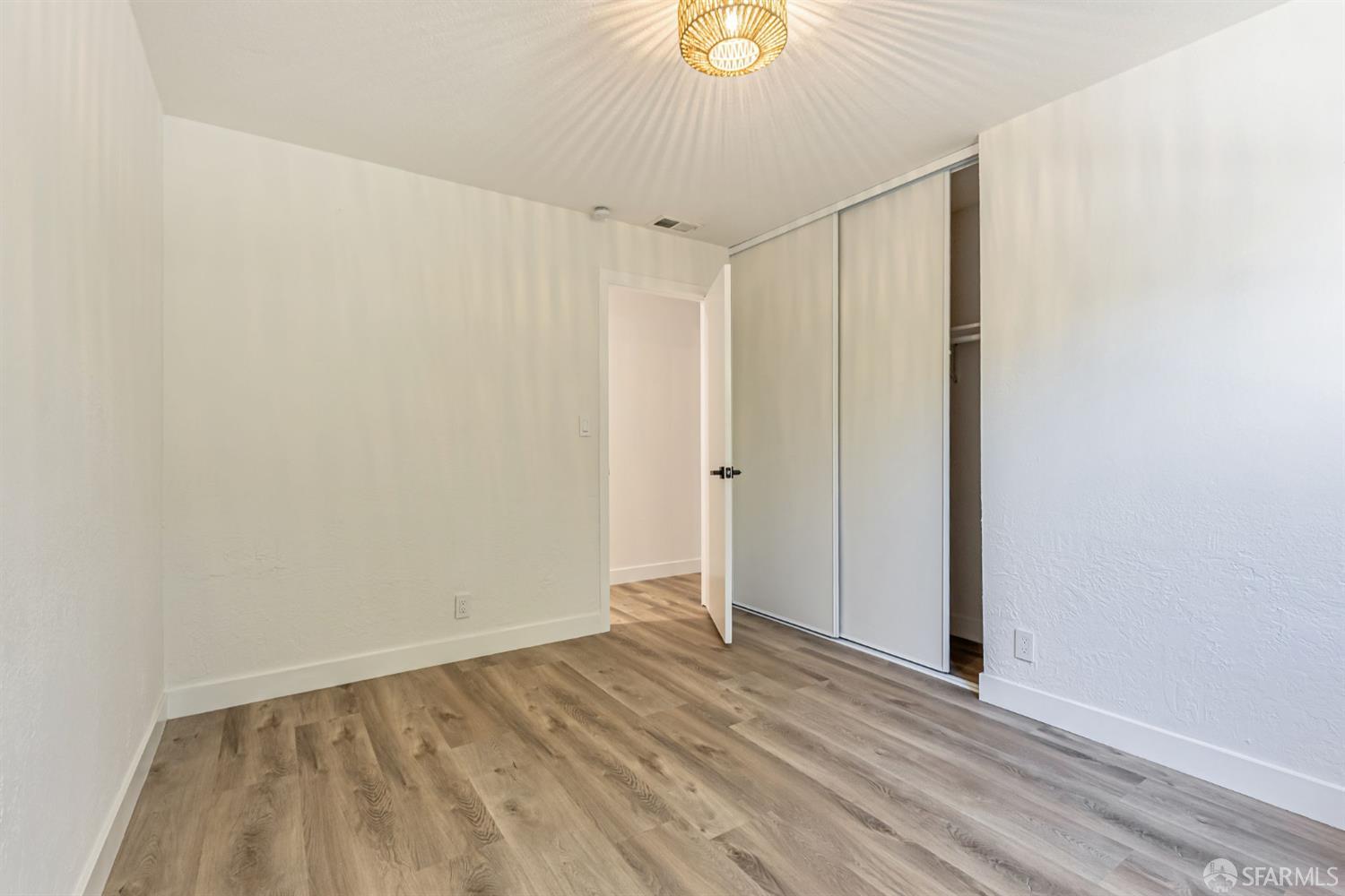 Detail Gallery Image 17 of 31 For 372 Glacier Dr, Martinez,  CA 94553 - 4 Beds | 2 Baths