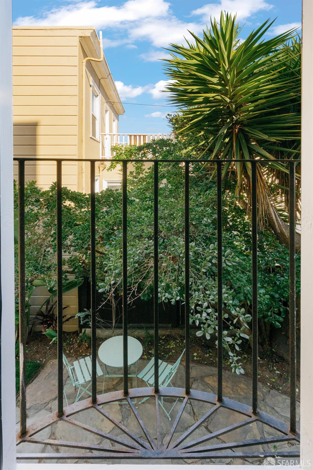 Detail Gallery Image 26 of 33 For 150 Kingston St, San Francisco,  CA 94110 - 2 Beds | 1/1 Baths