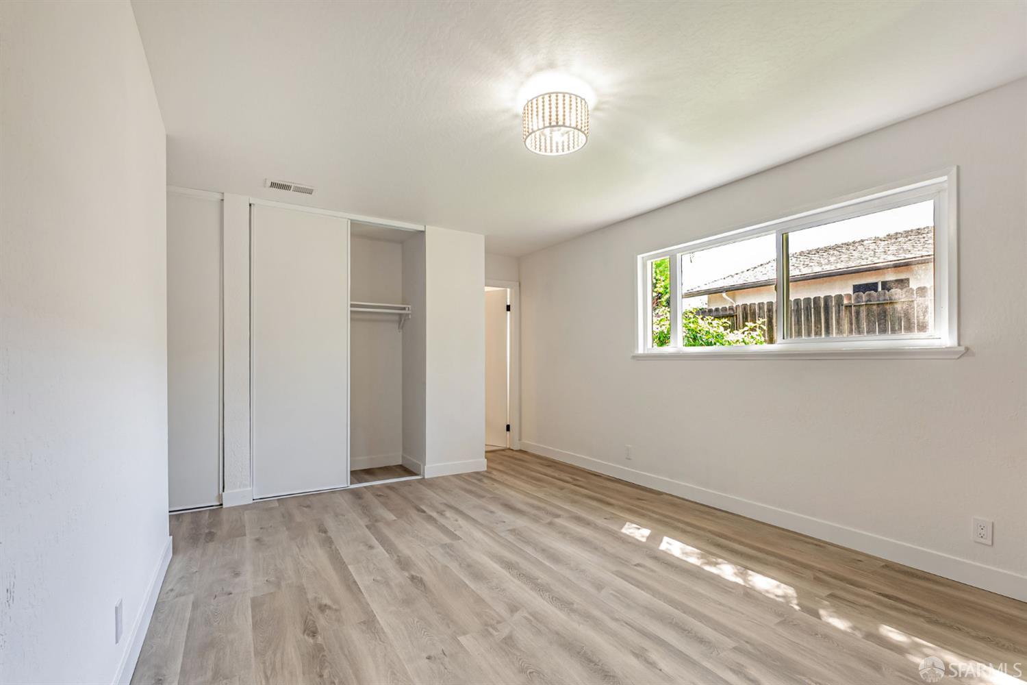Detail Gallery Image 19 of 31 For 372 Glacier Dr, Martinez,  CA 94553 - 4 Beds | 2 Baths