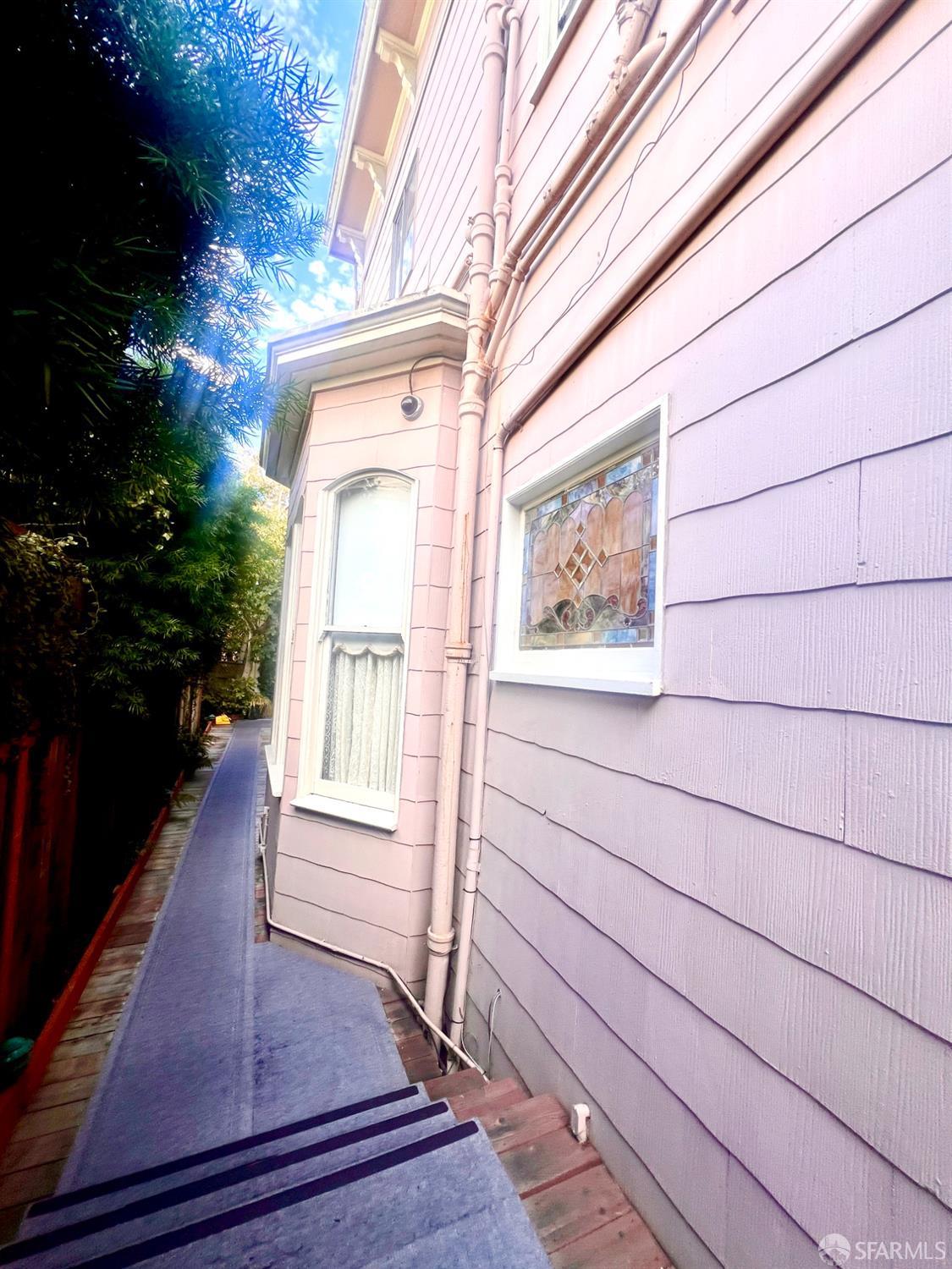 Detail Gallery Image 7 of 22 For 937 S South Van Ness Ave, San Francisco,  CA 94110 - 4 Beds | 5 Baths