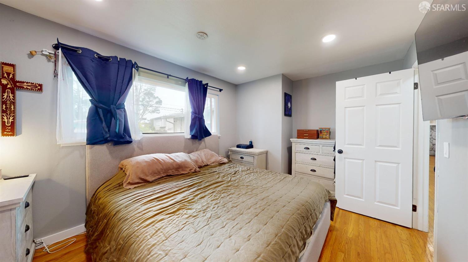 Detail Gallery Image 10 of 29 For 1155 Crespi Dr, Pacifica,  CA 94044 - 4 Beds | 2 Baths