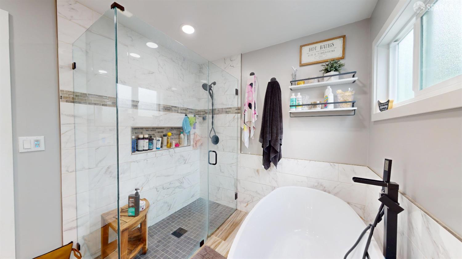 Detail Gallery Image 12 of 29 For 1155 Crespi Dr, Pacifica,  CA 94044 - 4 Beds | 2 Baths