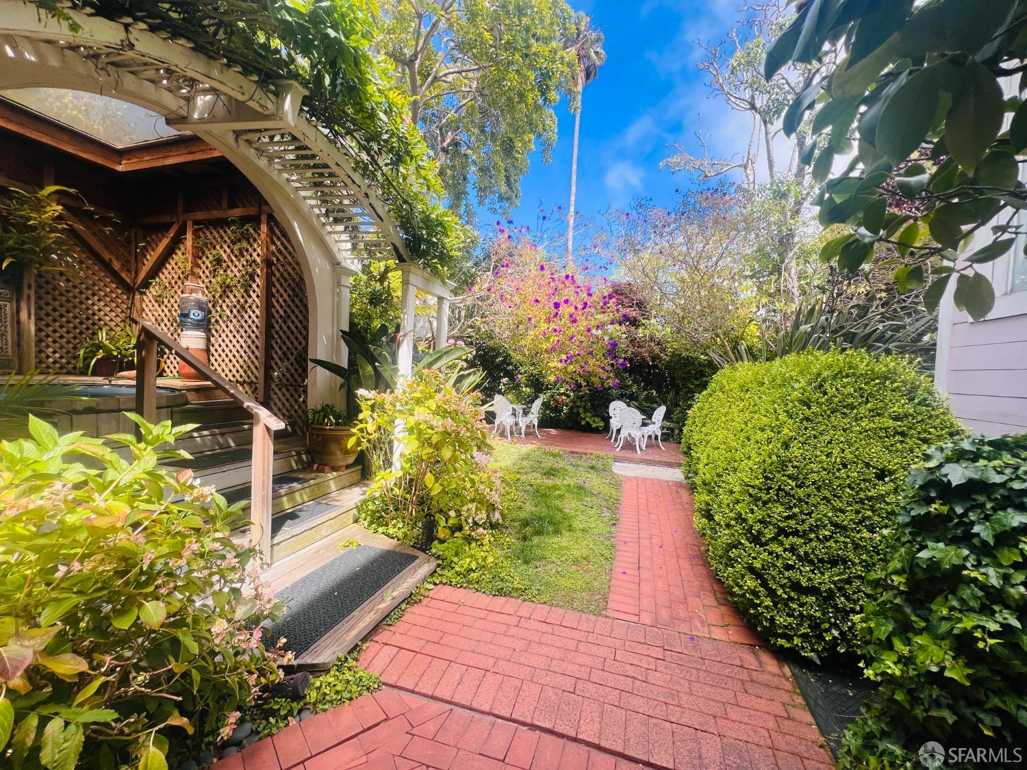 Detail Gallery Image 4 of 22 For 937 S South Van Ness Ave, San Francisco,  CA 94110 - 4 Beds | 5 Baths