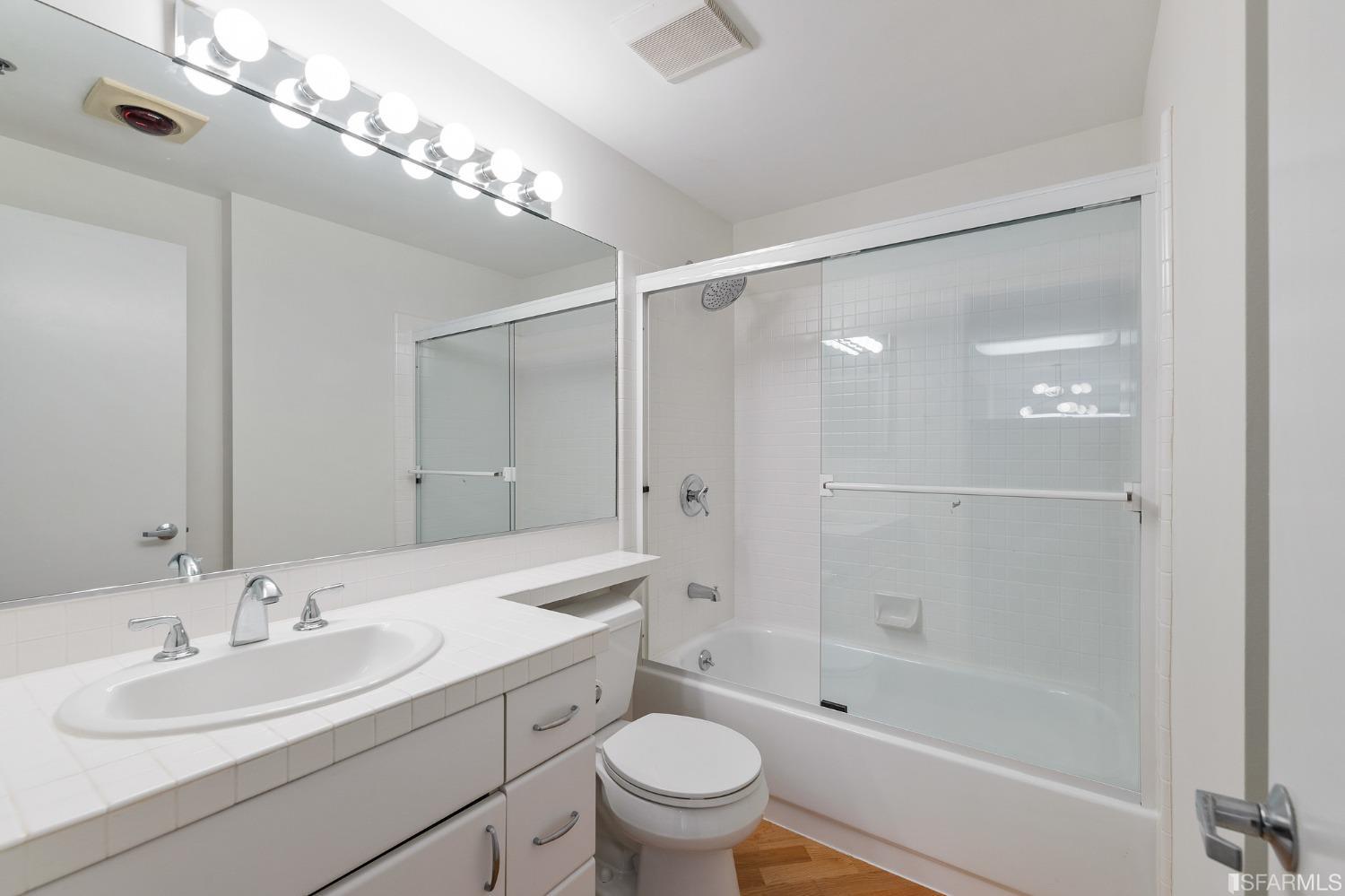 Detail Gallery Image 6 of 29 For 220 Lombard St #618,  San Francisco,  CA 94111 - 1 Beds | 1 Baths