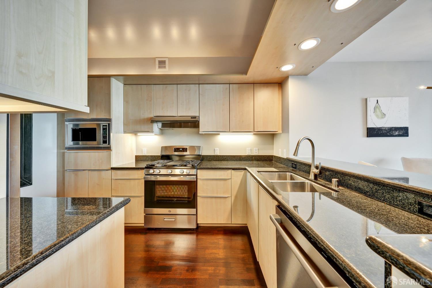 Detail Gallery Image 9 of 28 For 219 Brannan St 12j,  San Francisco,  CA 94107 - 2 Beds | 2 Baths