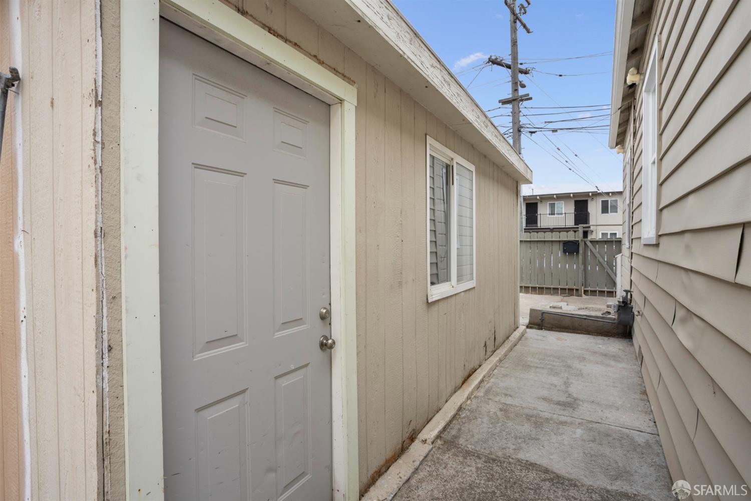 Detail Gallery Image 27 of 32 For 3834 Waller Ave, Richmond,  CA 94804 - 2 Beds | 1 Baths