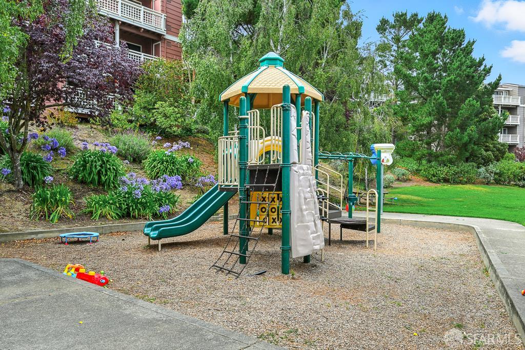 Detail Gallery Image 49 of 54 For 305 Oak Ct, Daly City,  CA 94014 - 3 Beds | 2 Baths