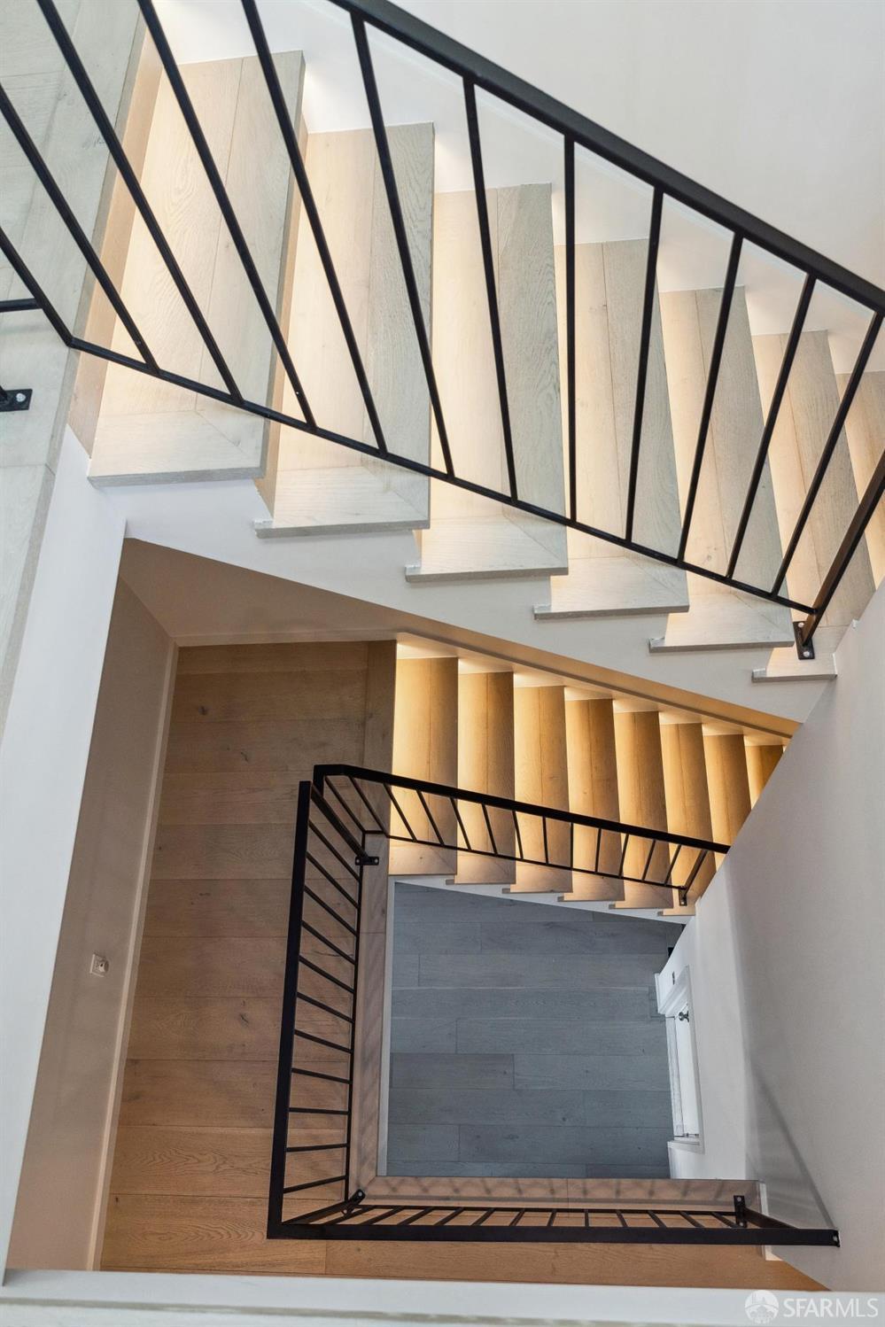 Detail Gallery Image 32 of 60 For 479 28th St, San Francisco,  CA 94131 - 7 Beds | 6/1 Baths