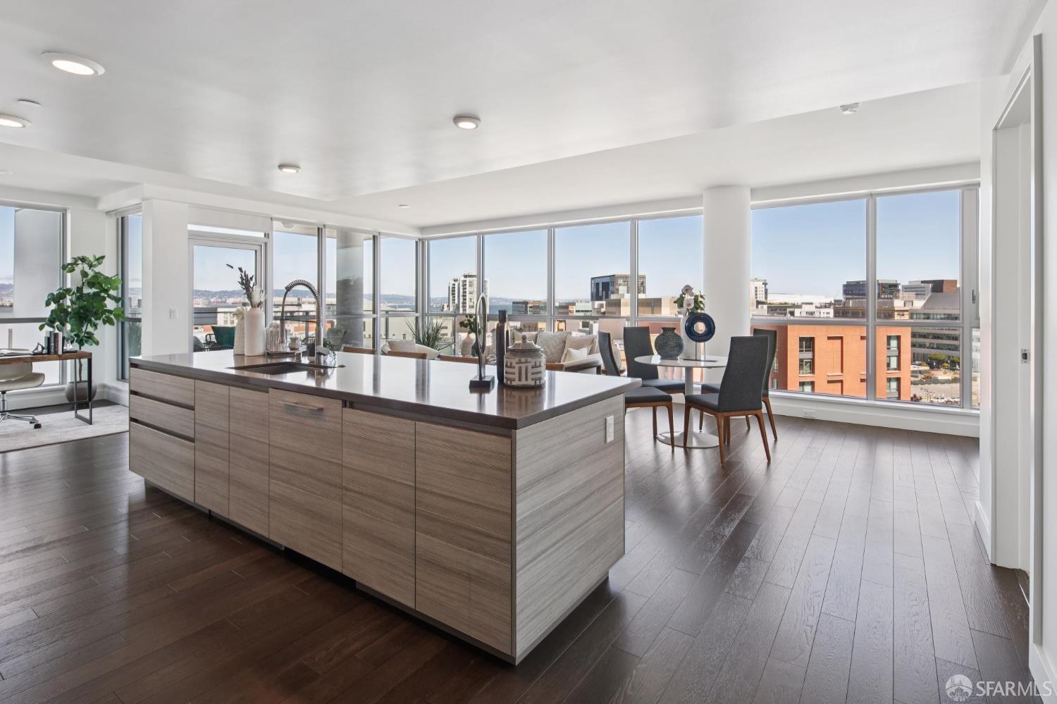 Detail Gallery Image 1 of 59 For 718 Long Bridge St 1002l,  San Francisco,  CA 94158 - 2 Beds | 2 Baths