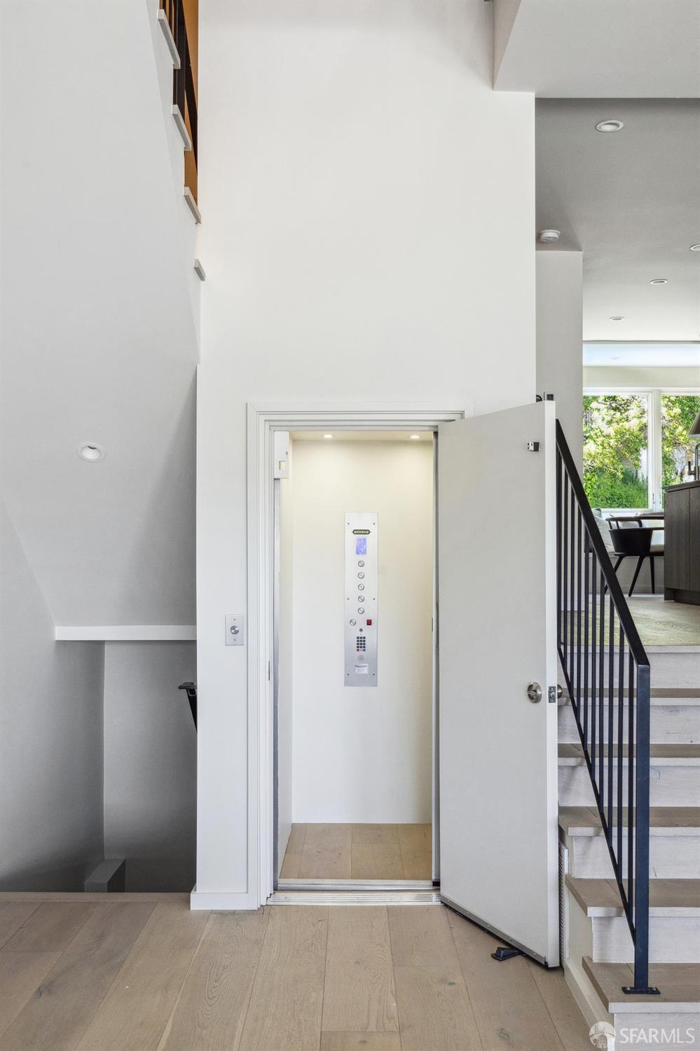 Detail Gallery Image 33 of 60 For 479 28th St, San Francisco,  CA 94131 - 7 Beds | 6/1 Baths