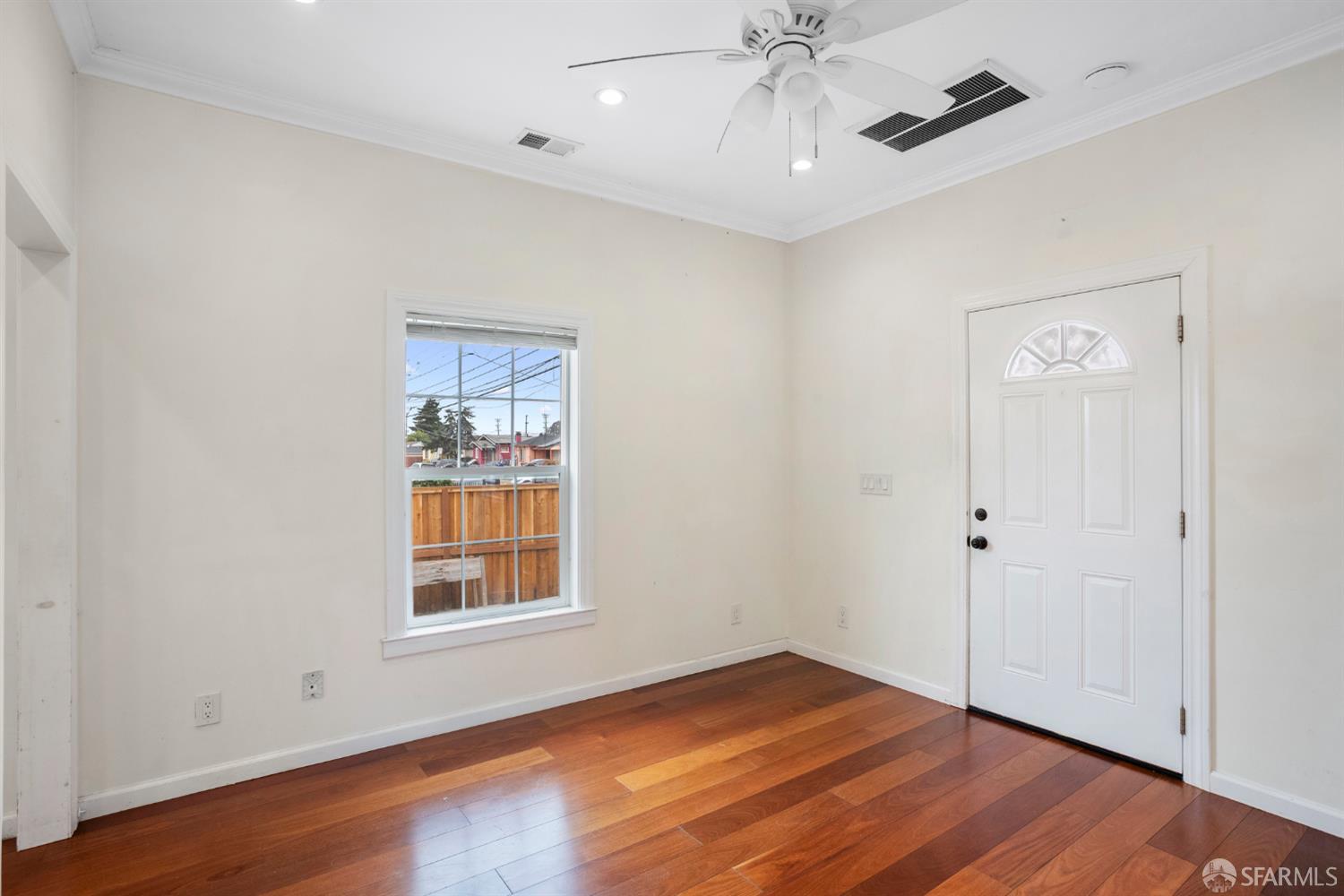 Detail Gallery Image 8 of 32 For 3834 Waller Ave, Richmond,  CA 94804 - 2 Beds | 1 Baths