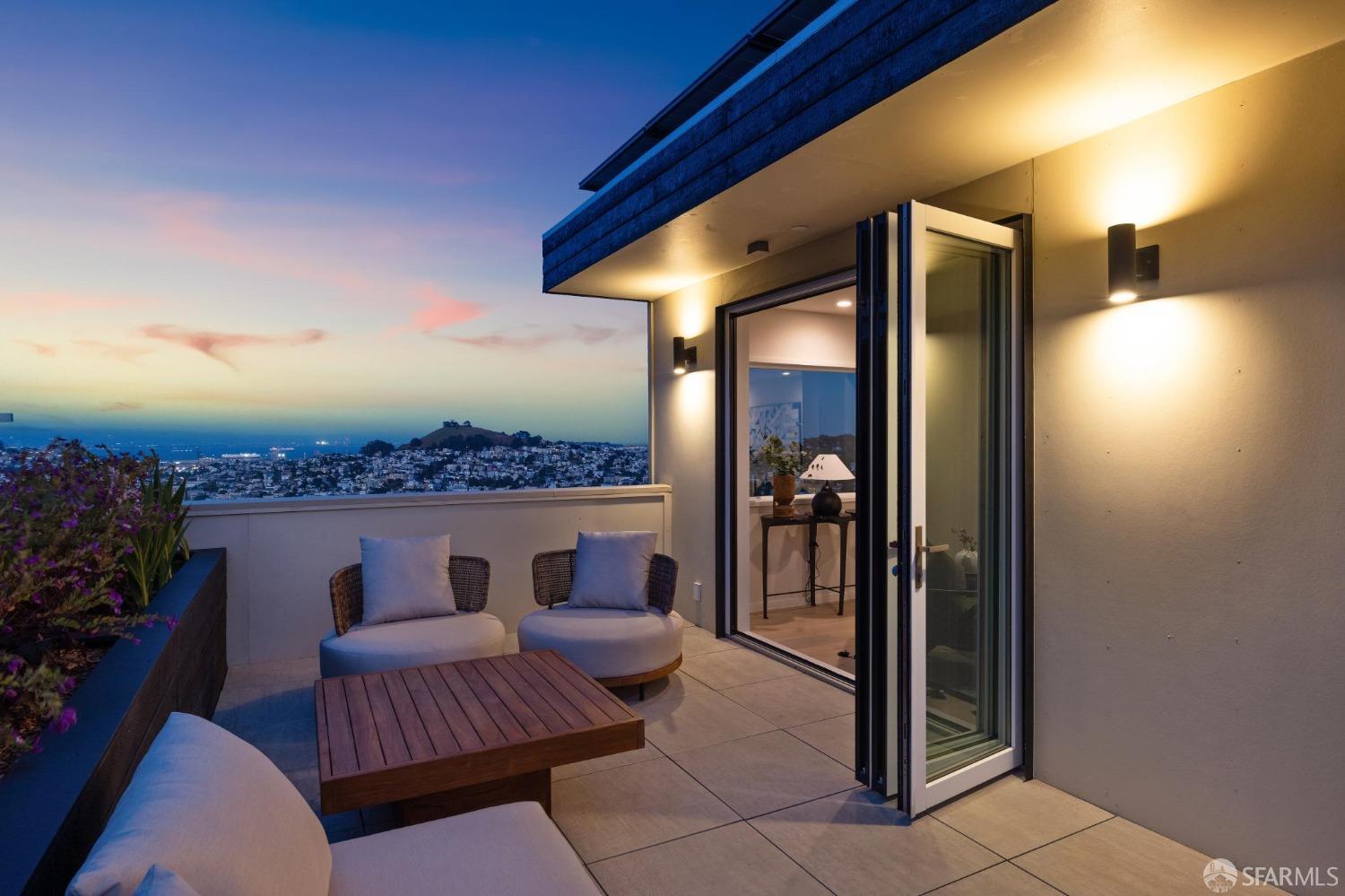 Detail Gallery Image 58 of 60 For 479 28th St, San Francisco,  CA 94131 - 7 Beds | 6/1 Baths