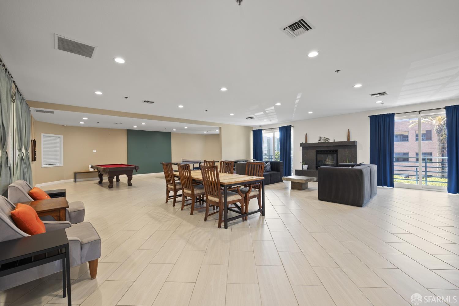 Detail Gallery Image 27 of 36 For 6400 Christie Ave #5201,  Emeryville,  CA 94608 - 2 Beds | 2 Baths