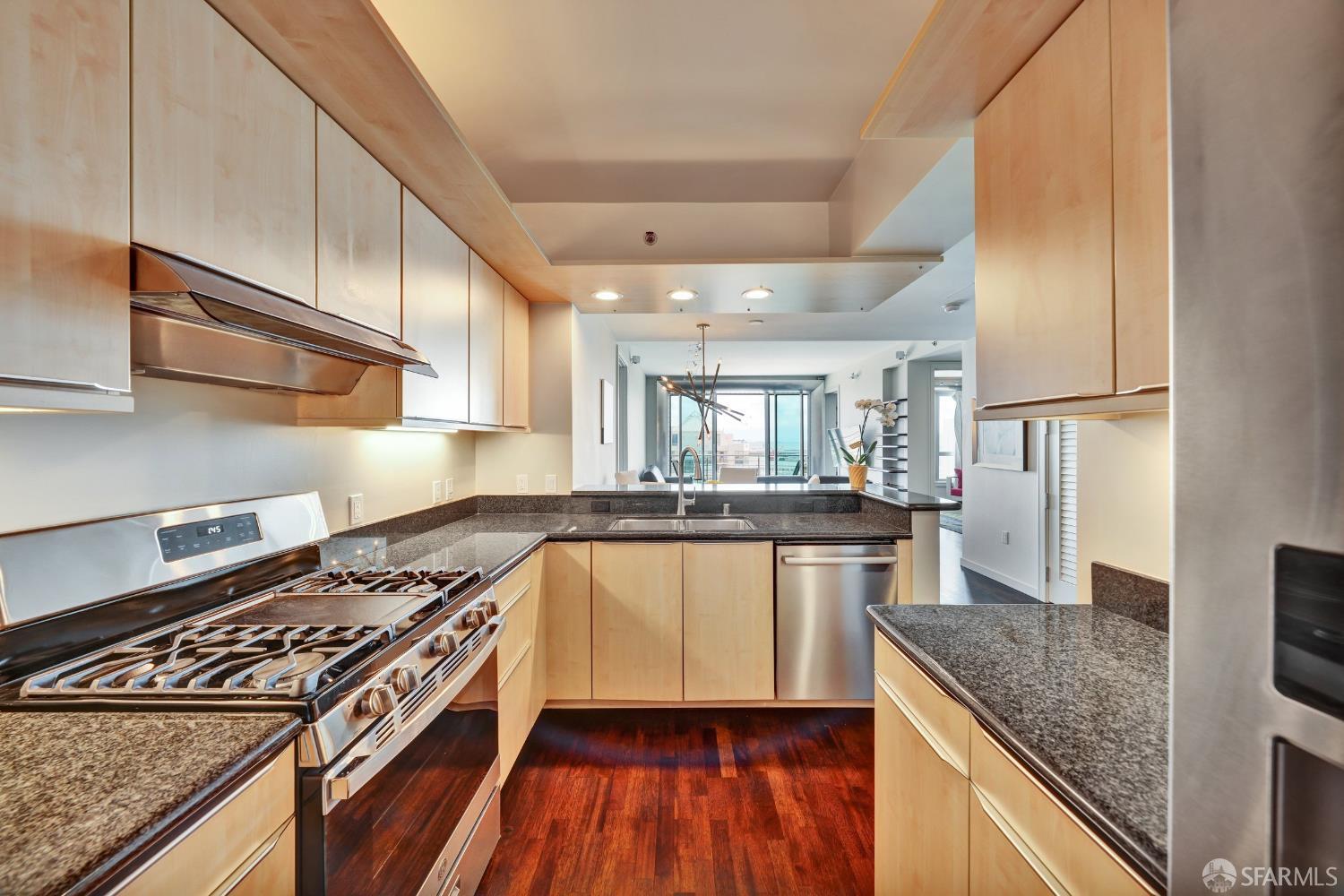 Detail Gallery Image 11 of 28 For 219 Brannan St 12j,  San Francisco,  CA 94107 - 2 Beds | 2 Baths