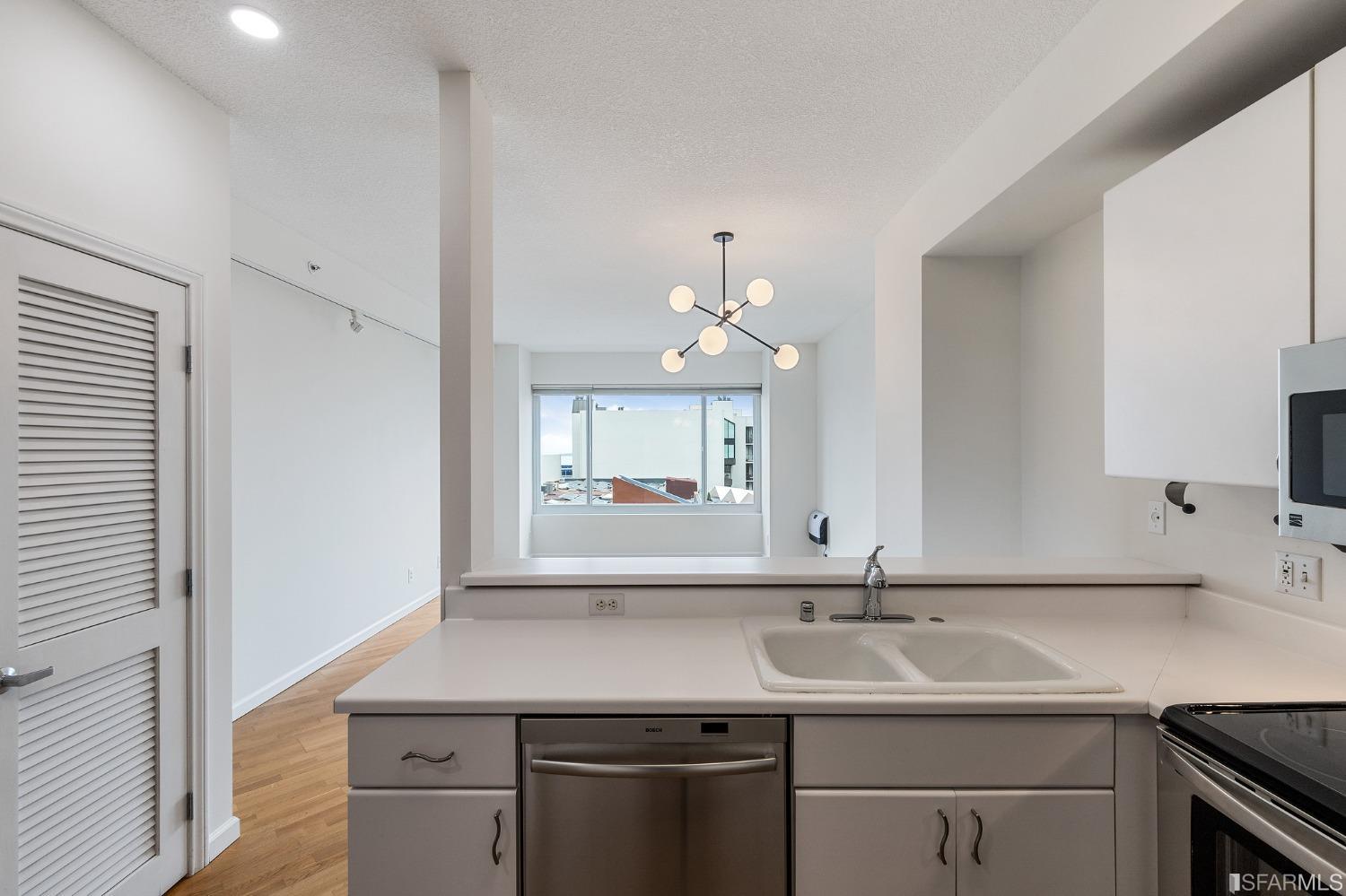 Detail Gallery Image 10 of 29 For 220 Lombard St #618,  San Francisco,  CA 94111 - 1 Beds | 1 Baths