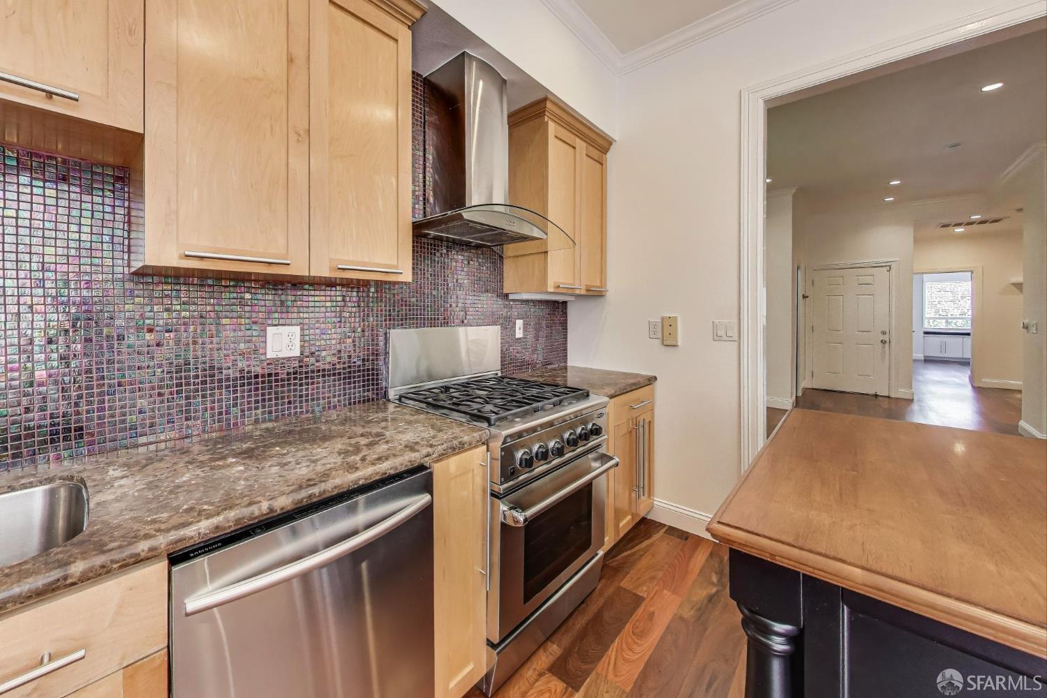 Detail Gallery Image 5 of 18 For 1623 Vallejo St, San Francisco,  CA 94123 - – Beds | – Baths