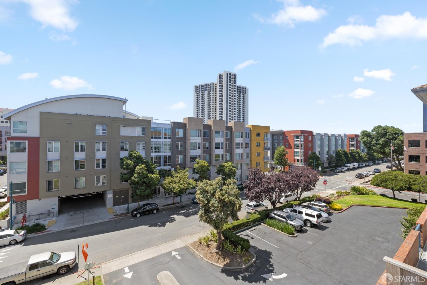 Detail Gallery Image 14 of 36 For 6400 Christie Ave #5201,  Emeryville,  CA 94608 - 2 Beds | 2 Baths