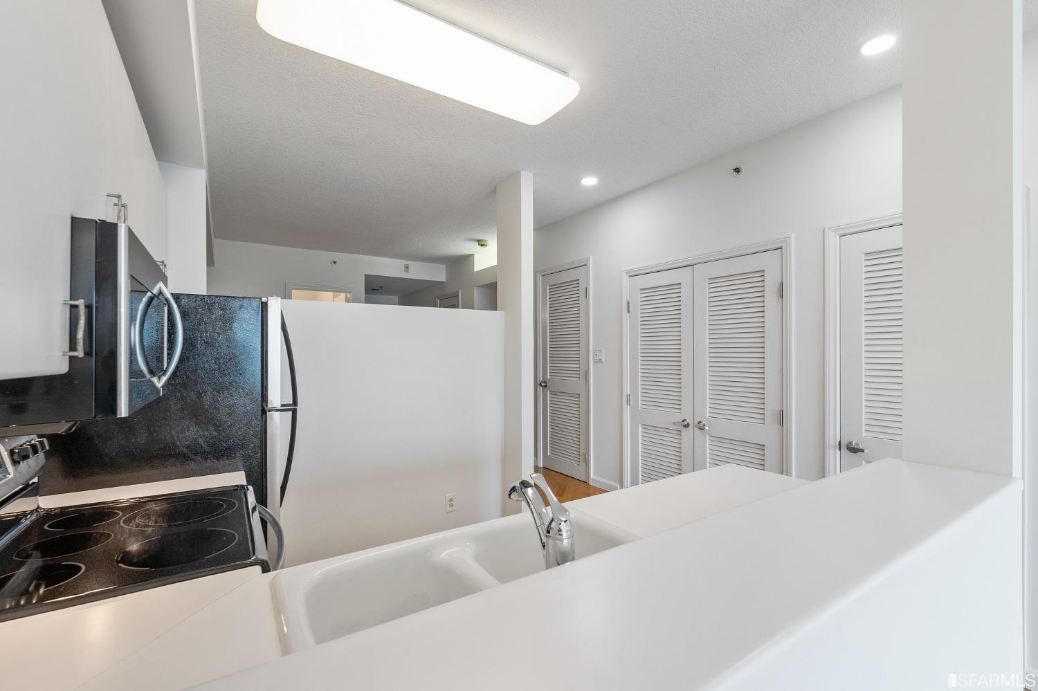Detail Gallery Image 13 of 29 For 220 Lombard St #618,  San Francisco,  CA 94111 - 1 Beds | 1 Baths