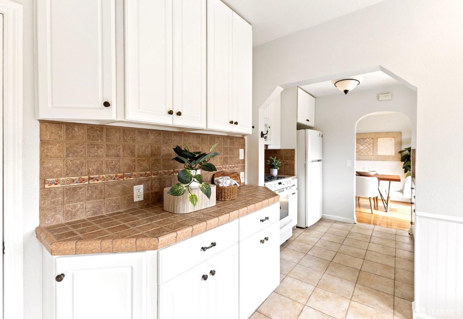 Detail Gallery Image 11 of 30 For 535 Maple Ave, San Bruno,  CA 94066 - 4 Beds | 3 Baths