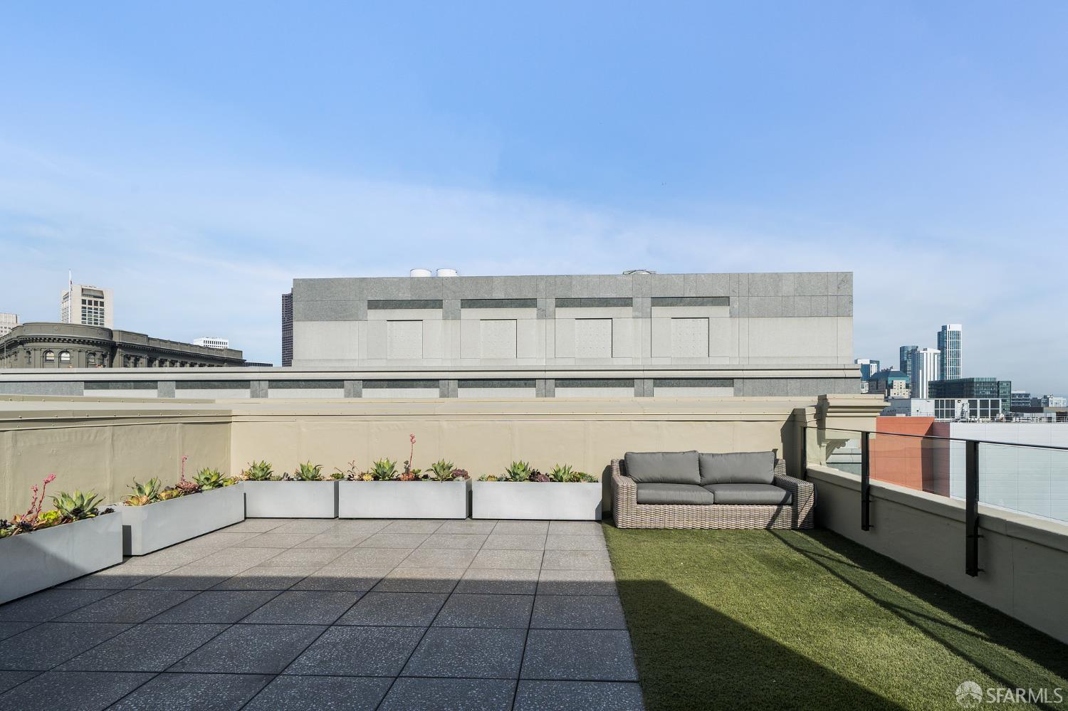 Detail Gallery Image 22 of 60 For 2 Mint Plz #1001,  San Francisco,  CA 94103 - 4 Beds | 3 Baths