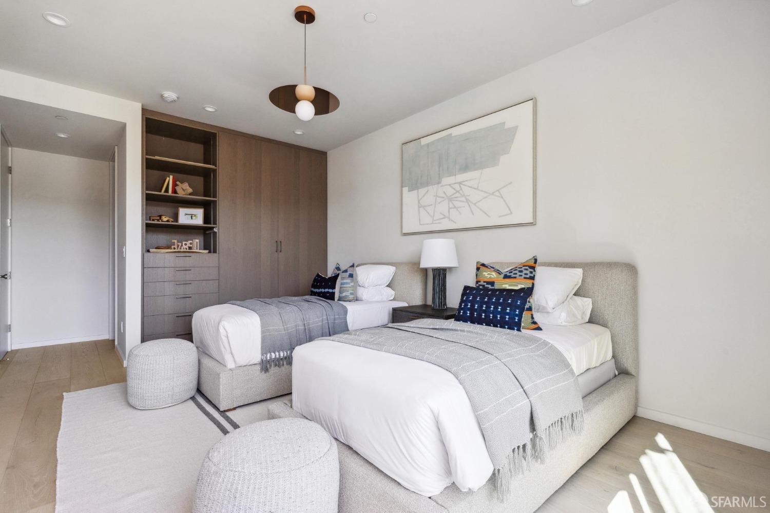 Detail Gallery Image 26 of 60 For 479 28th St, San Francisco,  CA 94131 - 7 Beds | 6/1 Baths