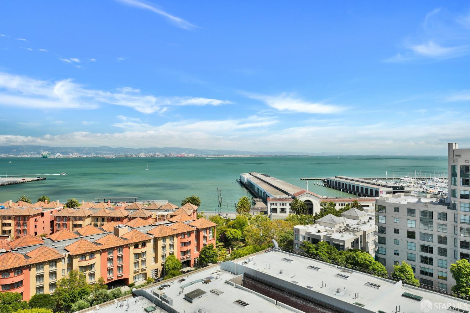 Detail Gallery Image 1 of 28 For 219 Brannan St 12j,  San Francisco,  CA 94107 - 2 Beds | 2 Baths