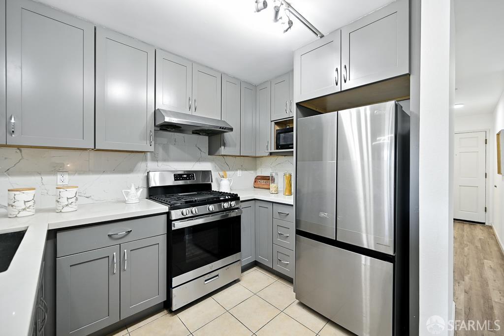 Detail Gallery Image 4 of 54 For 305 Oak Ct, Daly City,  CA 94014 - 3 Beds | 2 Baths