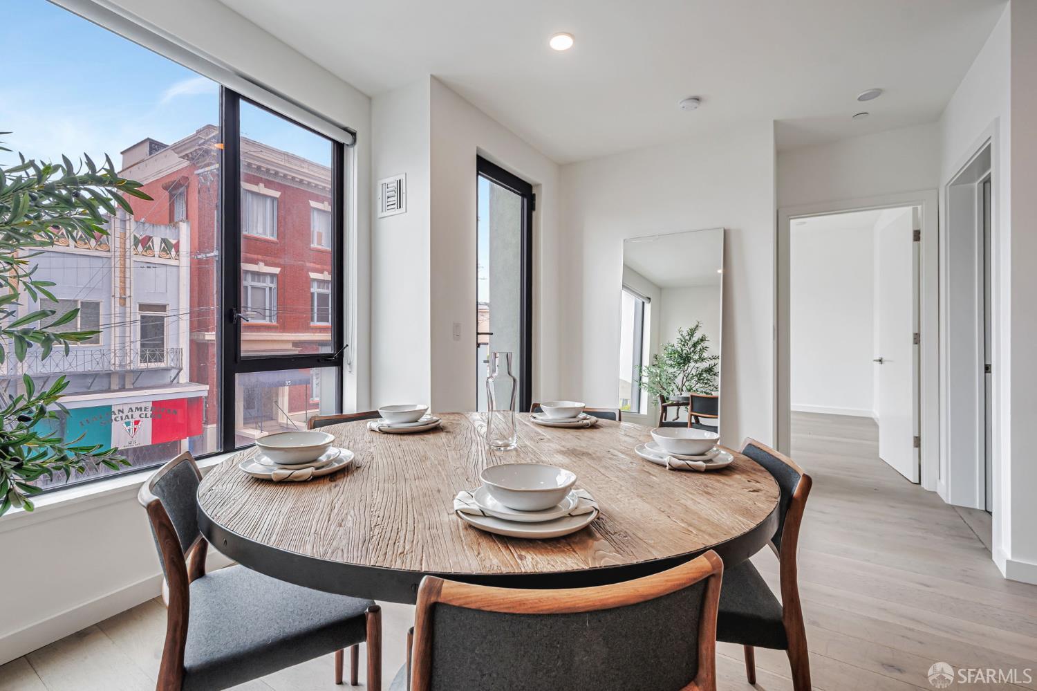 Detail Gallery Image 5 of 21 For 2 Russia Ave #202,  San Francisco,  CA 94112 - 3 Beds | 3 Baths