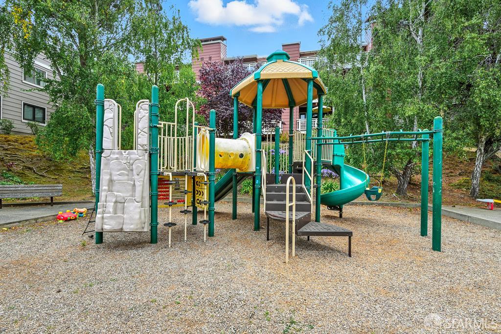 Detail Gallery Image 50 of 54 For 305 Oak Ct, Daly City,  CA 94014 - 3 Beds | 2 Baths