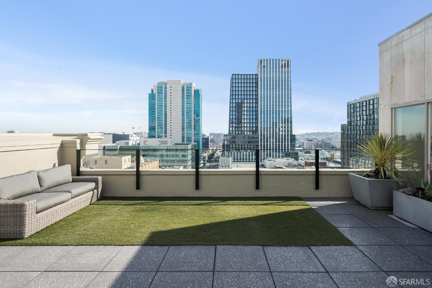 Detail Gallery Image 25 of 60 For 2 Mint Plz #1001,  San Francisco,  CA 94103 - 4 Beds | 3 Baths