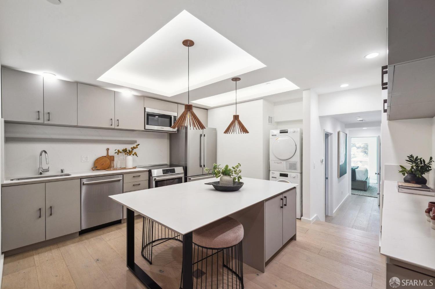 Detail Gallery Image 36 of 60 For 479 28th St, San Francisco,  CA 94131 - 7 Beds | 6/1 Baths
