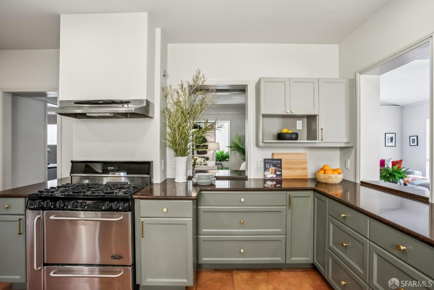 Detail Gallery Image 12 of 17 For 21 5th Ave, San Francisco,  CA 94118 - 4 Beds | 2/1 Baths