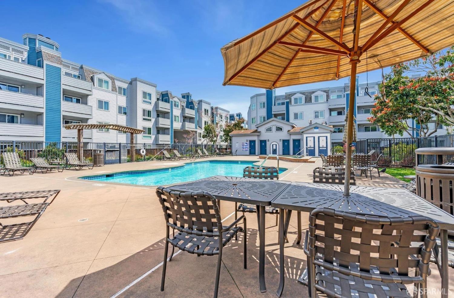 Detail Gallery Image 36 of 36 For 6400 Christie Ave #5201,  Emeryville,  CA 94608 - 2 Beds | 2 Baths