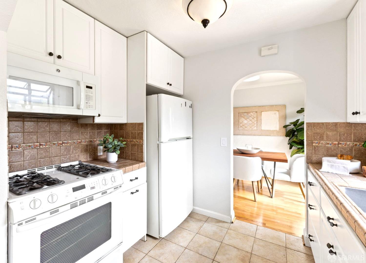 Detail Gallery Image 10 of 30 For 535 Maple Ave, San Bruno,  CA 94066 - 4 Beds | 3 Baths