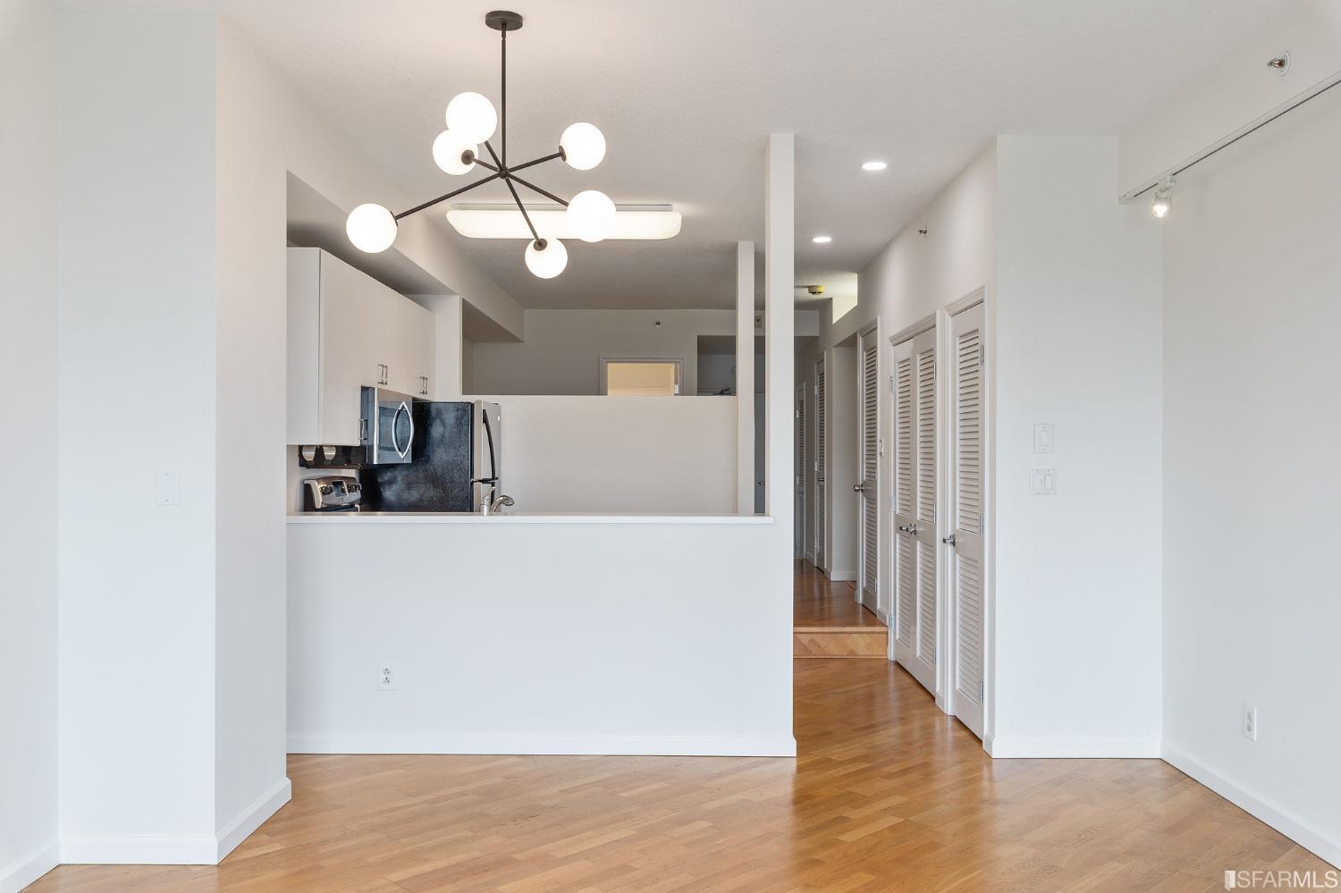 Detail Gallery Image 23 of 29 For 220 Lombard St #618,  San Francisco,  CA 94111 - 1 Beds | 1 Baths