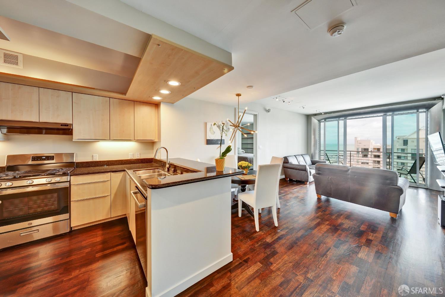 Detail Gallery Image 7 of 28 For 219 Brannan St 12j,  San Francisco,  CA 94107 - 2 Beds | 2 Baths
