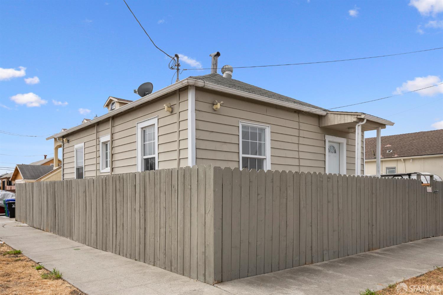 Detail Gallery Image 1 of 32 For 3834 Waller Ave, Richmond,  CA 94804 - 2 Beds | 1 Baths