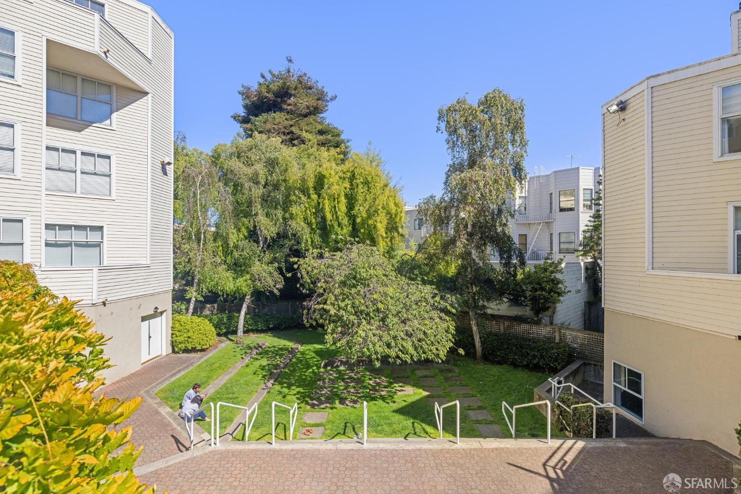 Detail Gallery Image 10 of 12 For 2075 Sutter St #215,  San Francisco,  CA 94115 - 2 Beds | 2 Baths