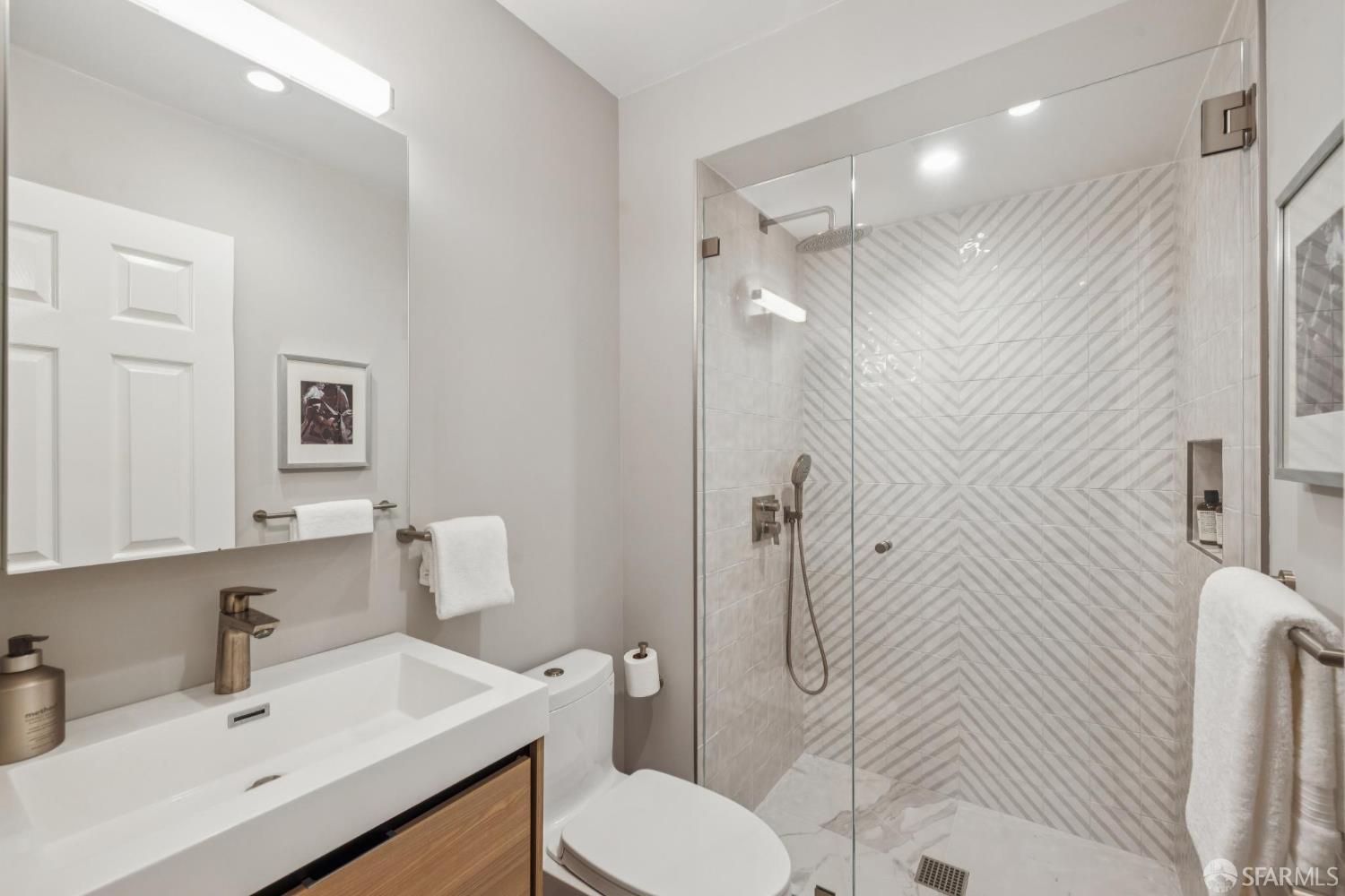Detail Gallery Image 8 of 12 For 2075 Sutter St #215,  San Francisco,  CA 94115 - 2 Beds | 2 Baths
