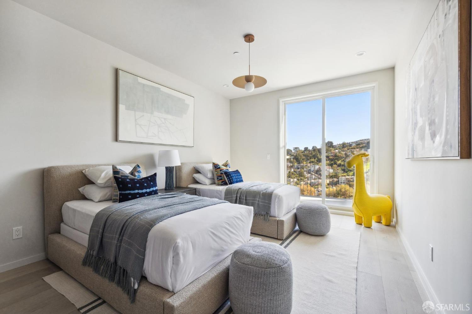 Detail Gallery Image 25 of 60 For 479 28th St, San Francisco,  CA 94131 - 7 Beds | 6/1 Baths