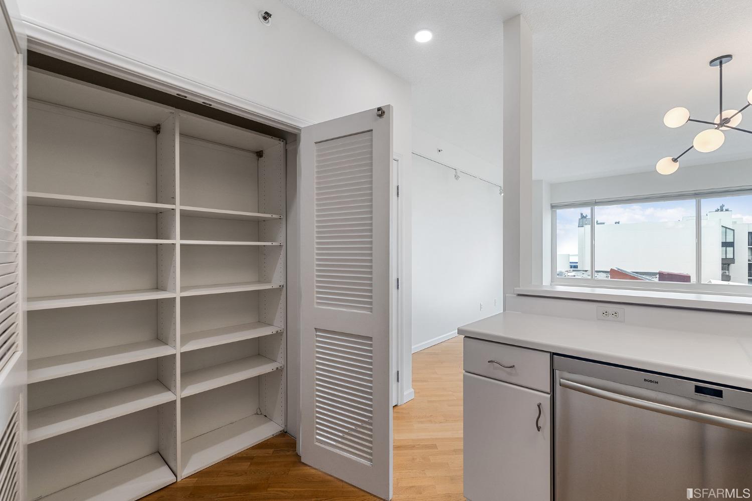 Detail Gallery Image 11 of 29 For 220 Lombard St #618,  San Francisco,  CA 94111 - 1 Beds | 1 Baths