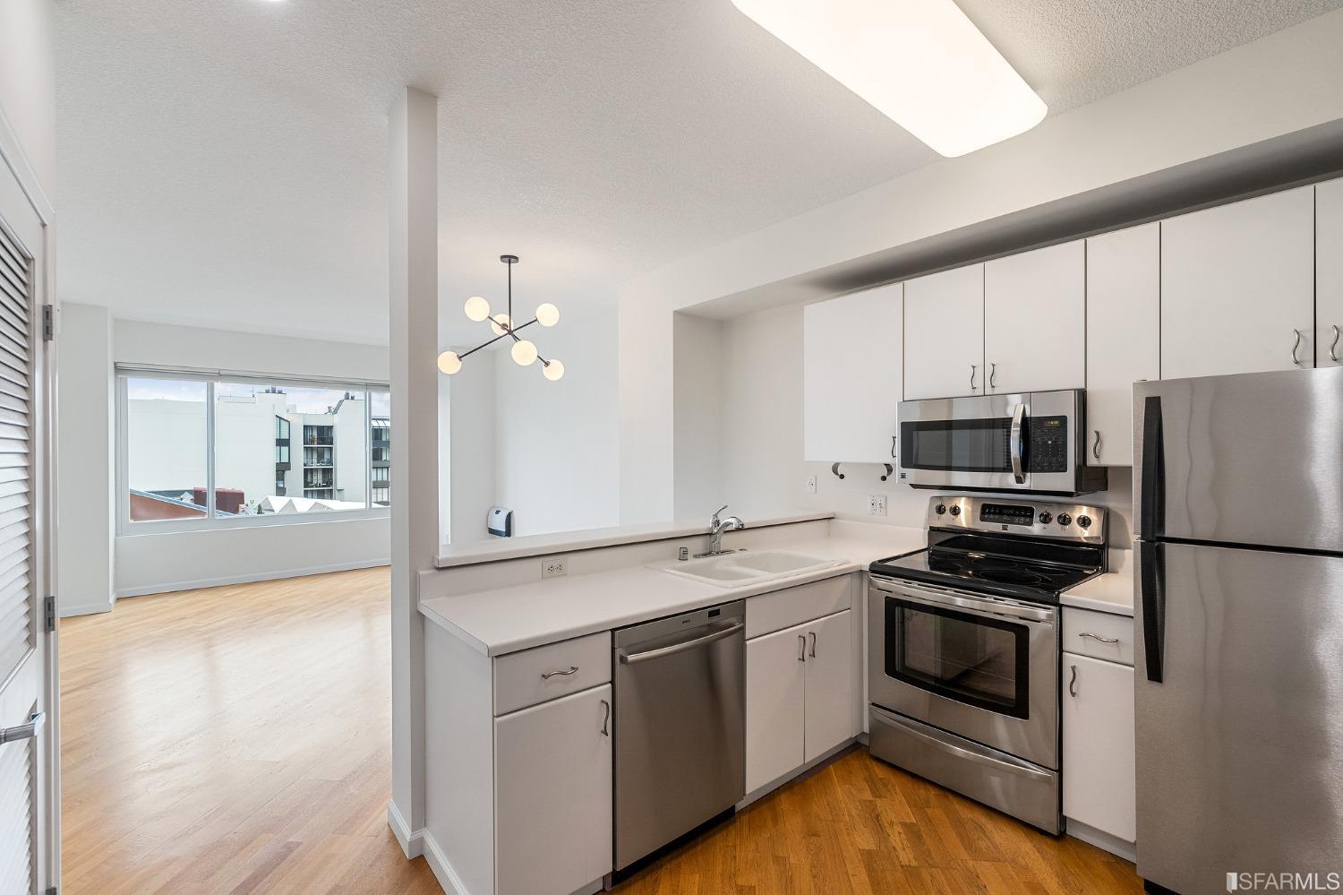 Detail Gallery Image 7 of 29 For 220 Lombard St #618,  San Francisco,  CA 94111 - 1 Beds | 1 Baths