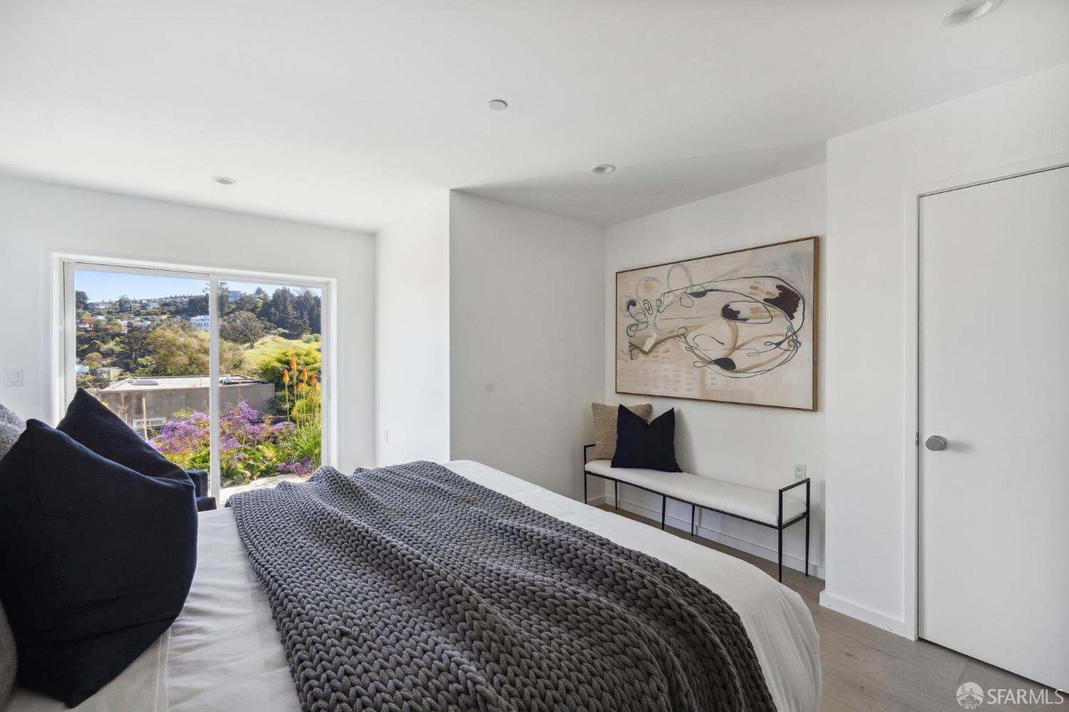 Detail Gallery Image 38 of 60 For 479 28th St, San Francisco,  CA 94131 - 7 Beds | 6/1 Baths