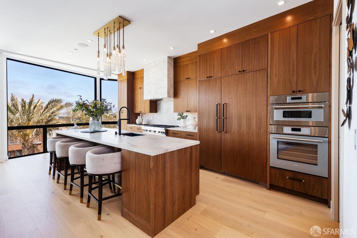 Detail Gallery Image 11 of 64 For 2762 Filbert St, San Francisco,  CA 94123 - 5 Beds | 5/2 Baths